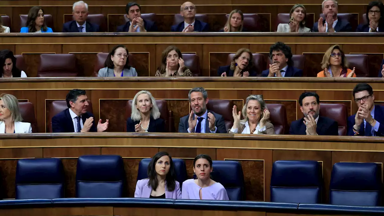 El PSOE saca adelante la reforma del 'sí es sí' con el PP