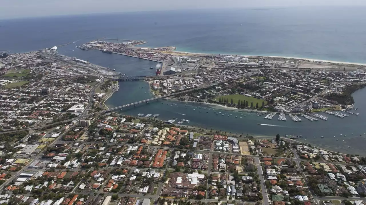 Plane crashes off Western Australia coast