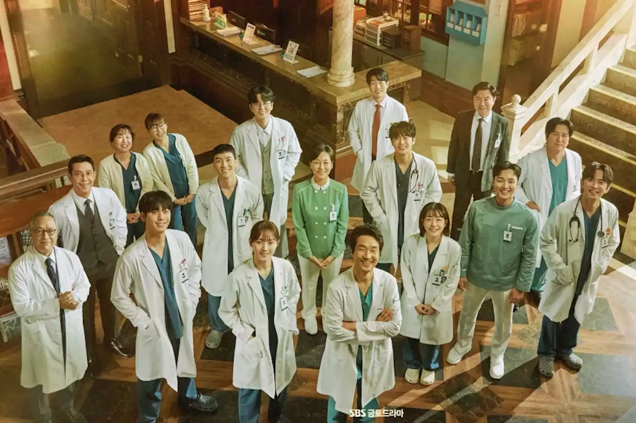 Han Suk Kyu, Ahn Hyo Seop, Lee Sung Kyung, And More Doldam Hospital Staff Are One Big Happy Family In “Dr. Romantic 3” Poster