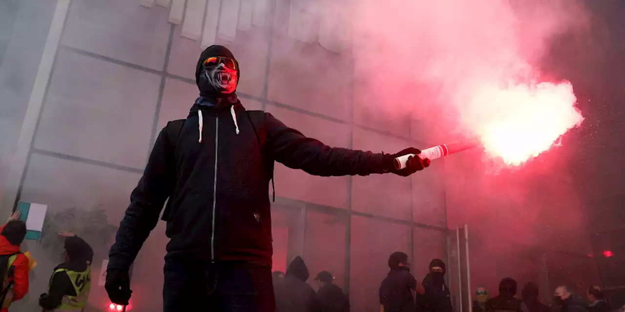 Proteste gegen Rentenreform in Frankreich: Demonstranten besetzen Börsenfirma