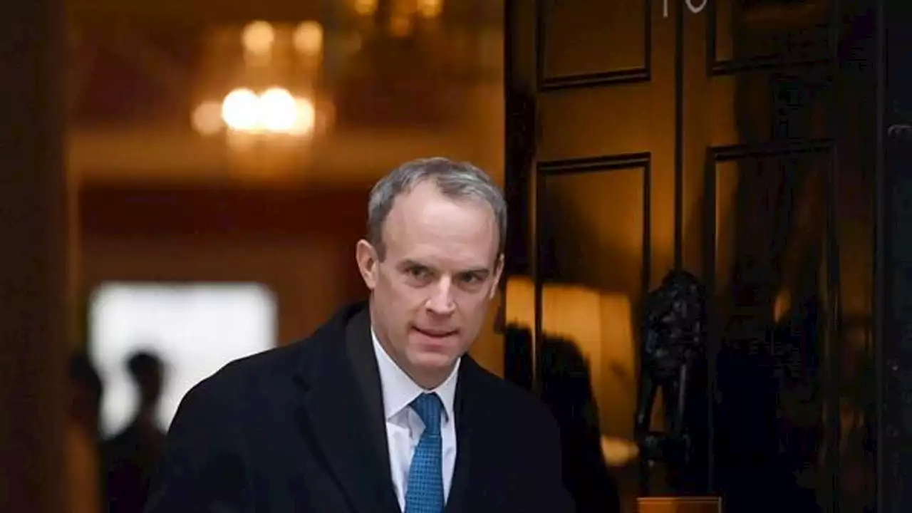 Dimite el ministro de justicia británico, Dominic Raab, tras las acusaciones de acoso laboral