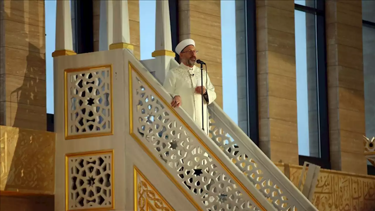 رئیس سازمان امور دینی ترکیه عید فطر را به تمامی امت اسلام تبریک گفت