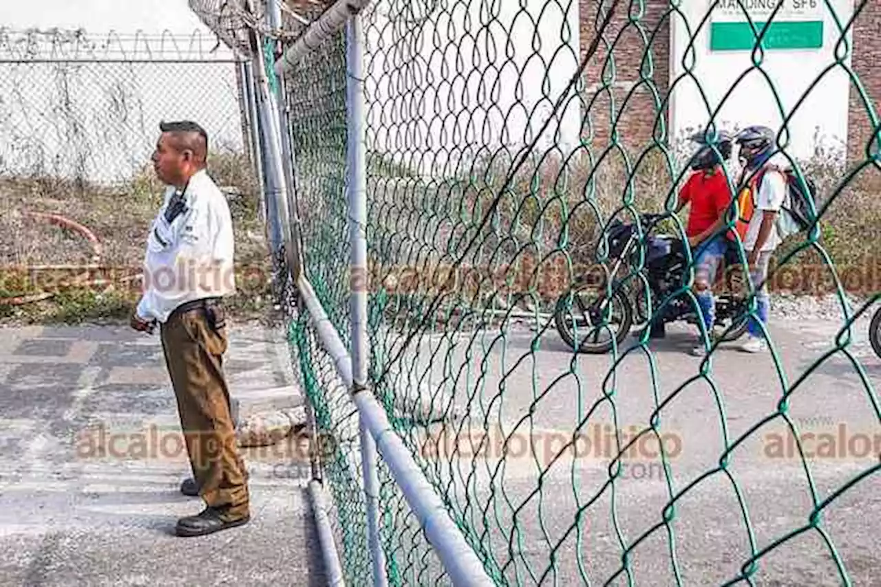 Hartos de la inseguridad, protestan vecinos de Punta Tiburón en Alvarado