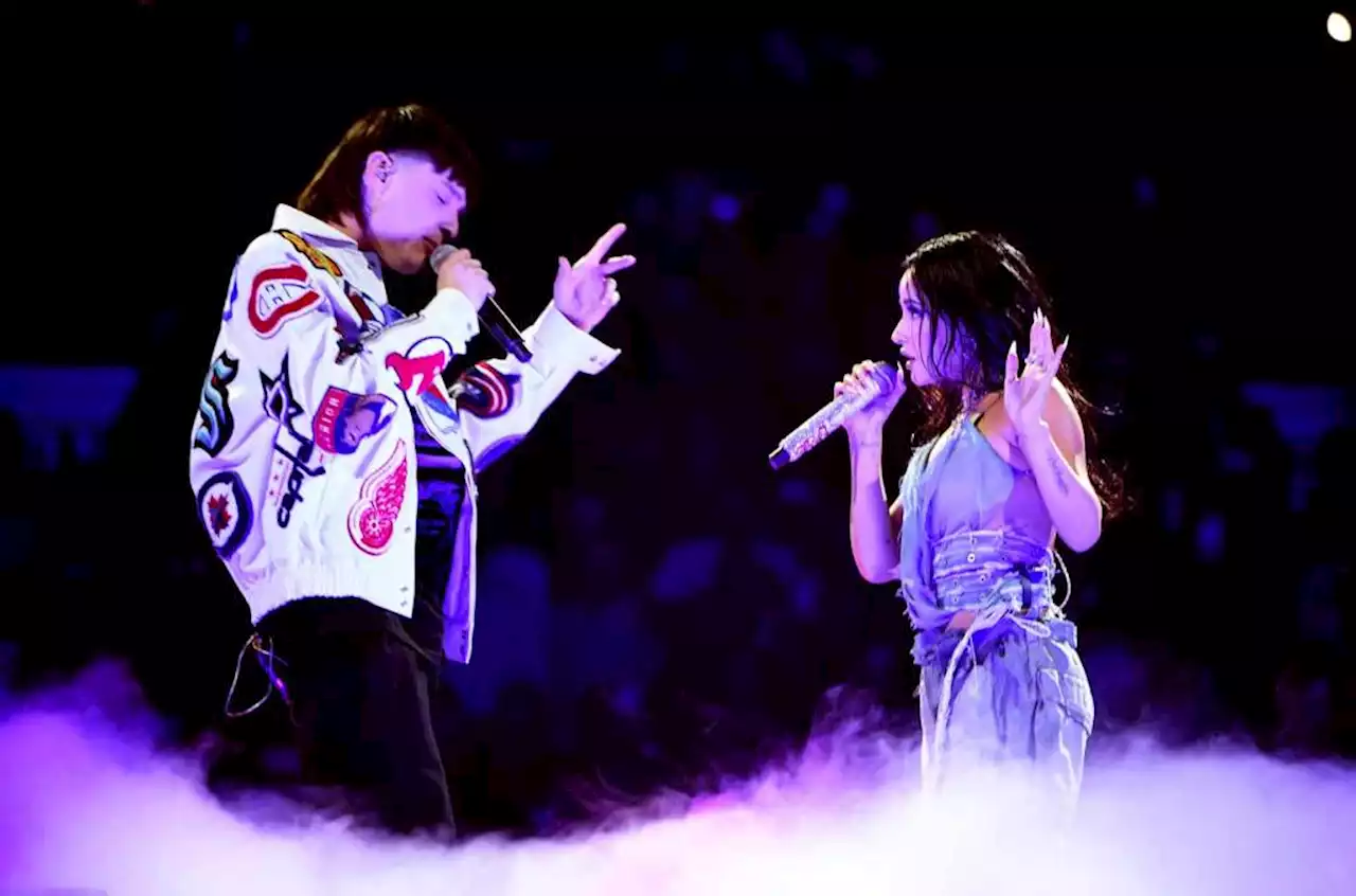 Becky G & Peso Pluma Bring Laid-Back Corridos Vibes to 2023 Latin AMAs With ‘Chanel’