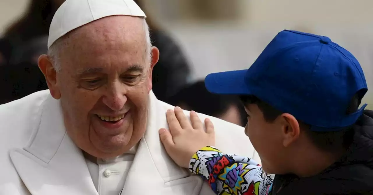 Vaticano espera que Twitter devuelva el chulito azul a sus cuentas; incluida la del papa Francisco