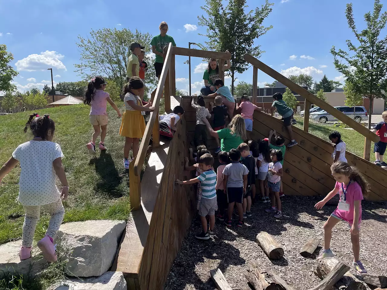 Mount Prospect early learning center, Huntley district recognized as Green Ribbon schools