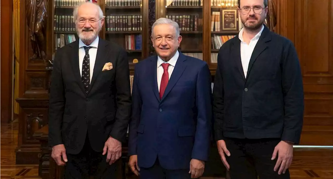 AMLO se reúne con familia de Julian Assange en Palacio Nacional