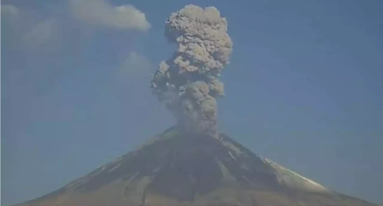 VIDEO: Volcán Popocatépetl amanece con explosiones este viernes