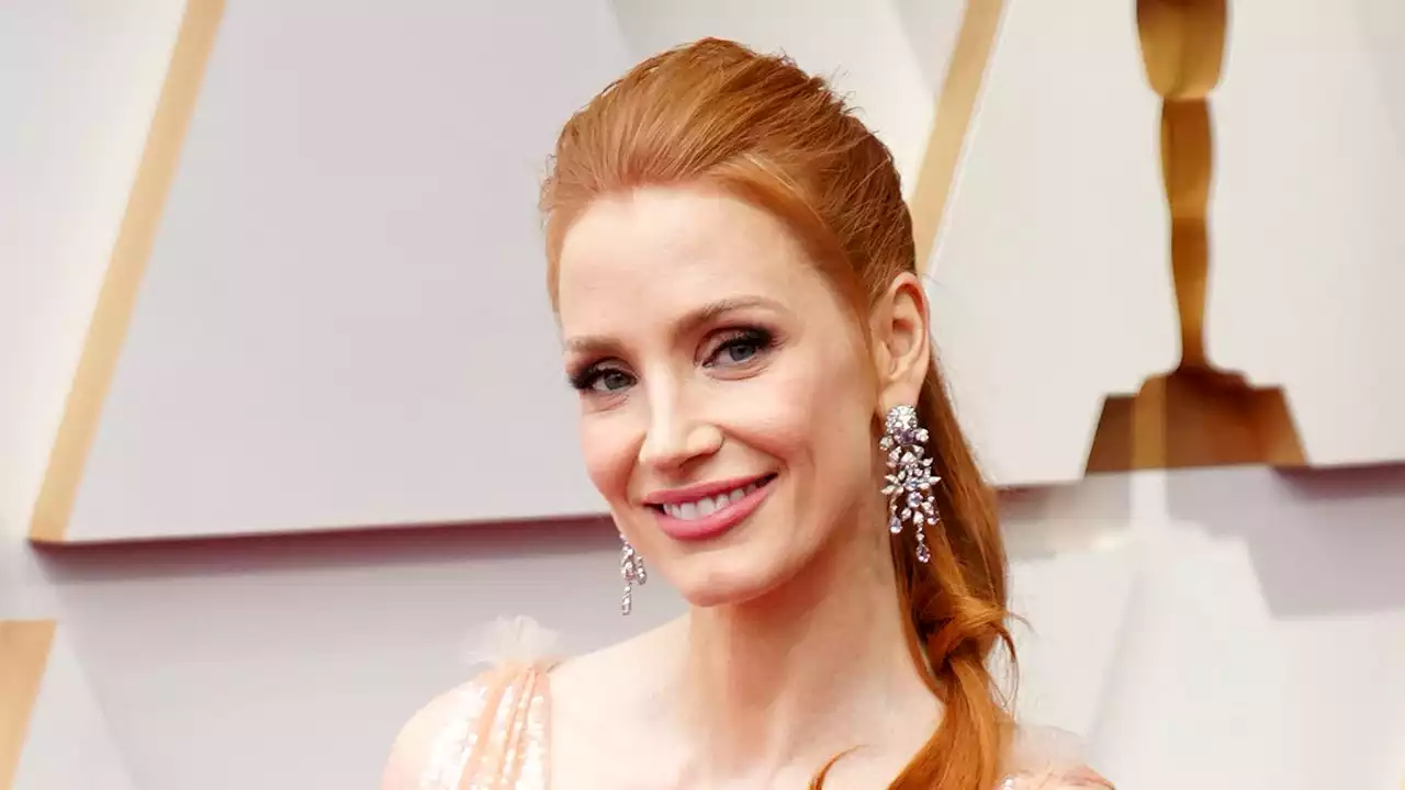 Jessica Chastain Clarifies Her 'Evelyn Hugo' Casting Comments