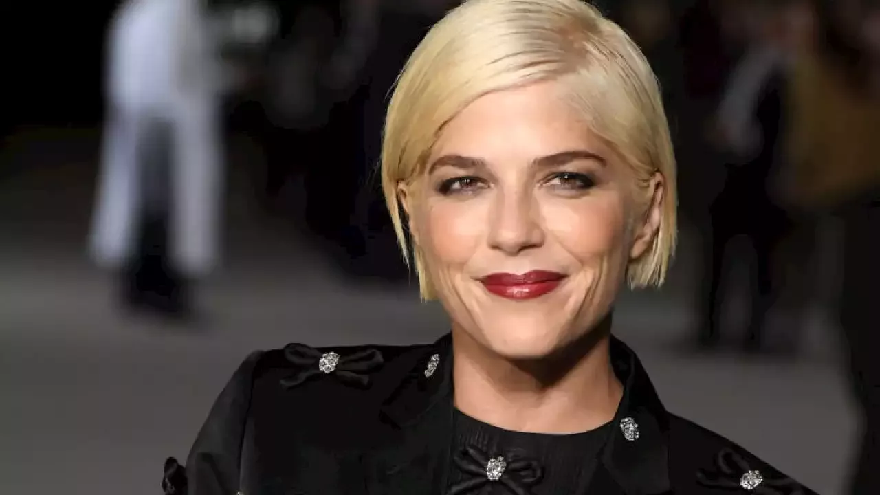 Selma Blair Poses Proudly With Cane For British Vogue Cover
