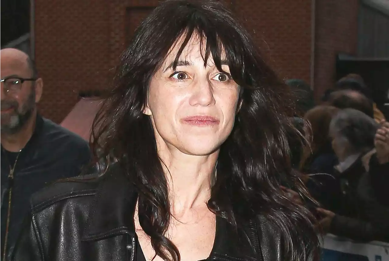 Charlotte Gainsbourg revient avec douleur sur le deuil impossible de son père, disparu il y a 32 ans : « Ça m’a anéantie pendant très longtemps, Jusqu'à la naissance de mon fils »