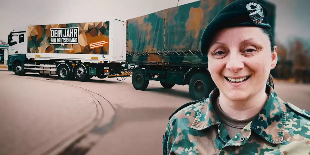 Hier verrät Manuela (40), was sie als Fahrlehrerin bei der Bundeswehr verdient - Video