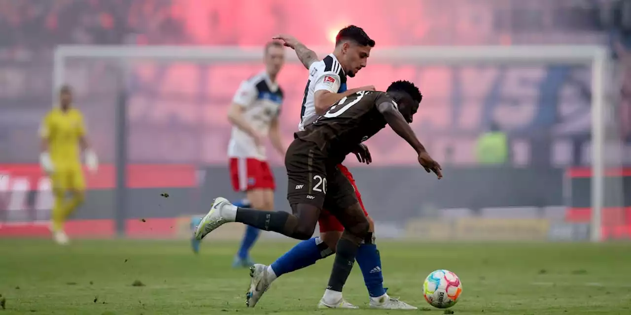 HSV gleicht gegen St. Pauli aus, Derby geht nach Unterbrechung weiter