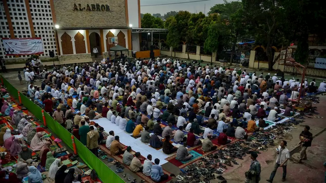 Warga Muhammadiyah Cikampek Rayakan Lebaran, Jemaah Diimbau Menunda Halalbihalal