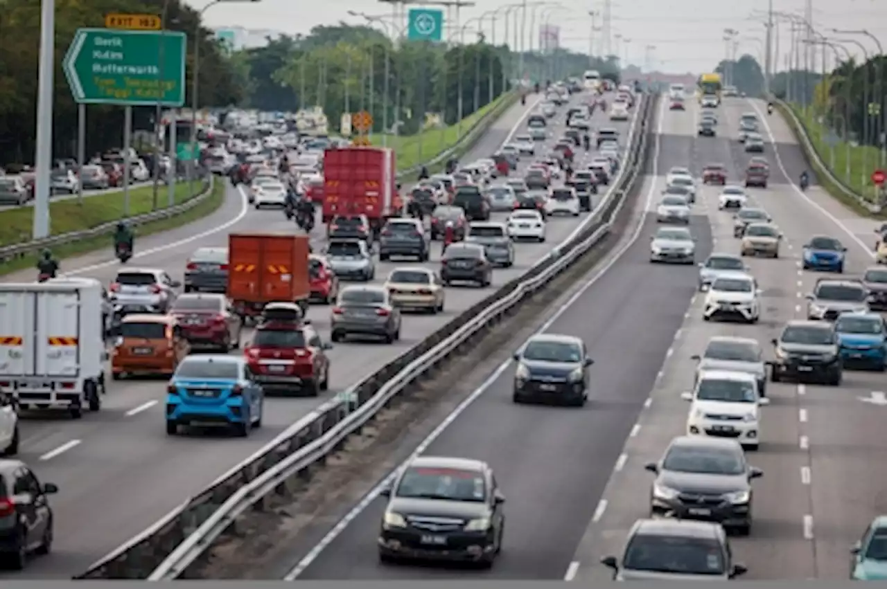 Malaysian Highway Authority reports smooth traffic on all major highways this morning