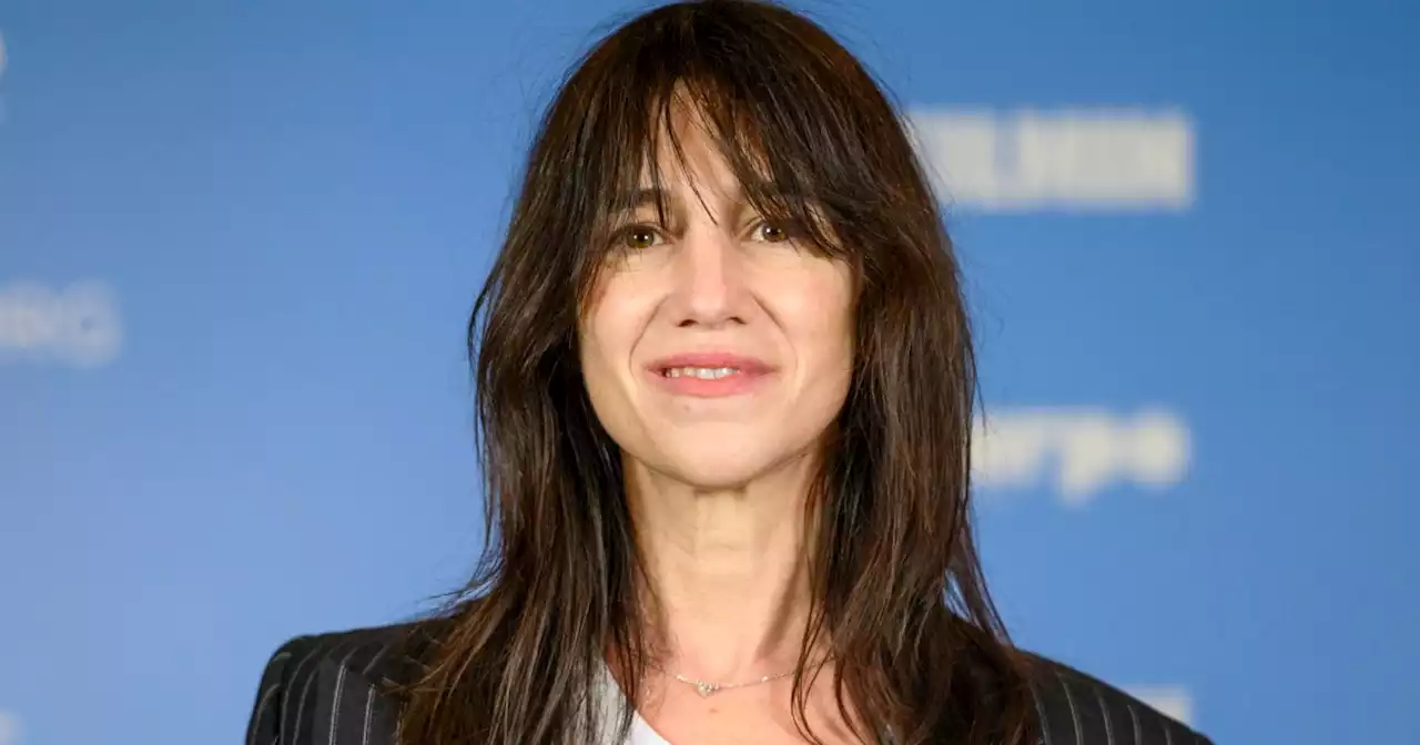 'Ça m’a anéantie pendant tellement de temps' : Charlotte Gainsbourg évoque le deuil impossible de son père, Serge Gainsbourg