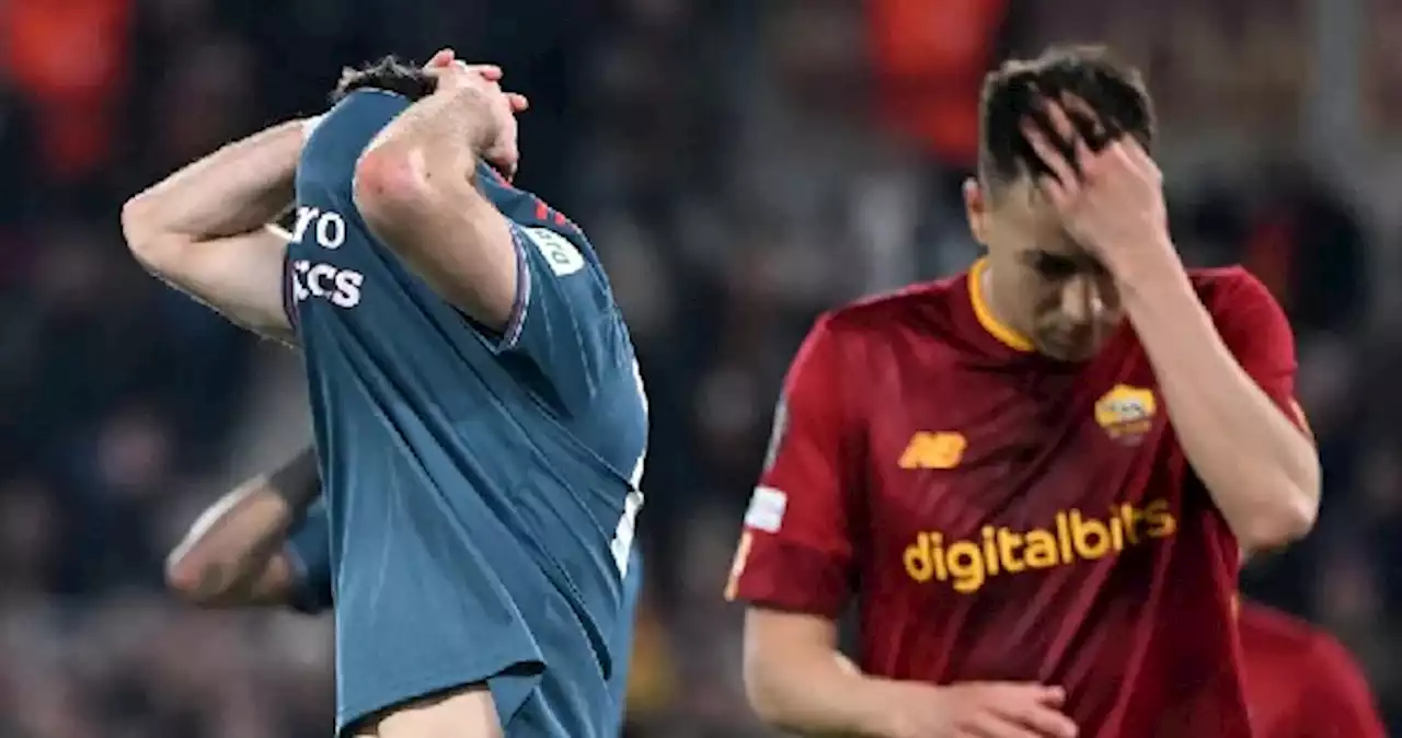 Santiago Giménez falló jugada clara de gol ante la Roma | VIDEO