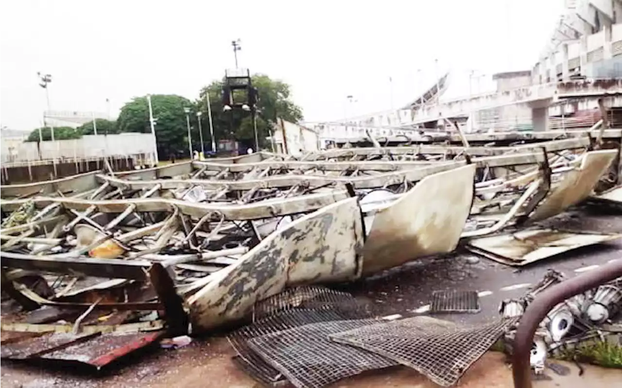 Casualties averted as Lagos stadium floodlights collapse