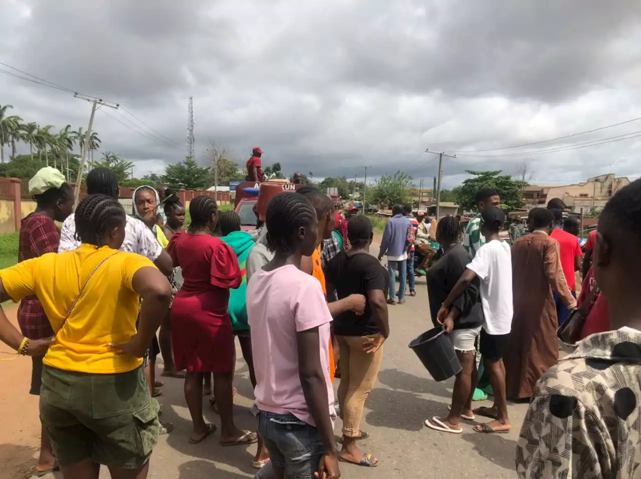 Ondo students protest non-availability of basic amenities on campus