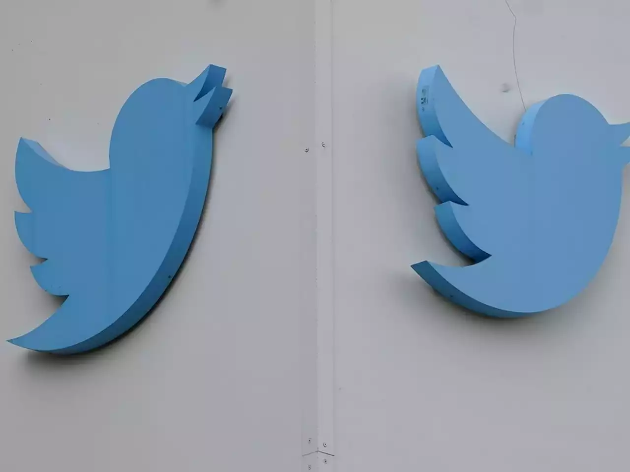 Twitter scraps 'government-funded media' tag on public broadcasters, including CBC