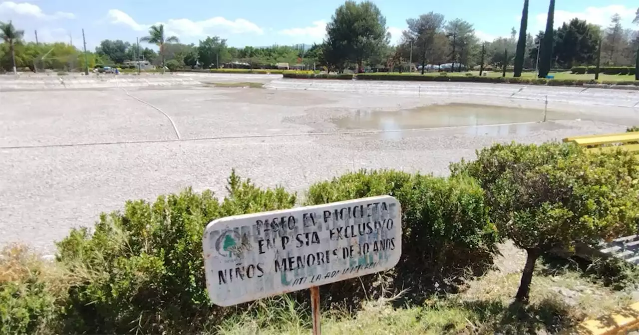 Lago del Parque Xochipilli en Celaya está totalmente seco; requieren 2 mdp para activarlo