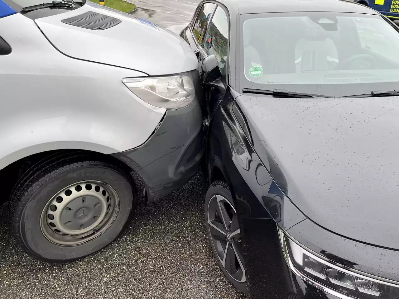 Thayngen SH: Kollision zwischen Lieferwagen und Auto