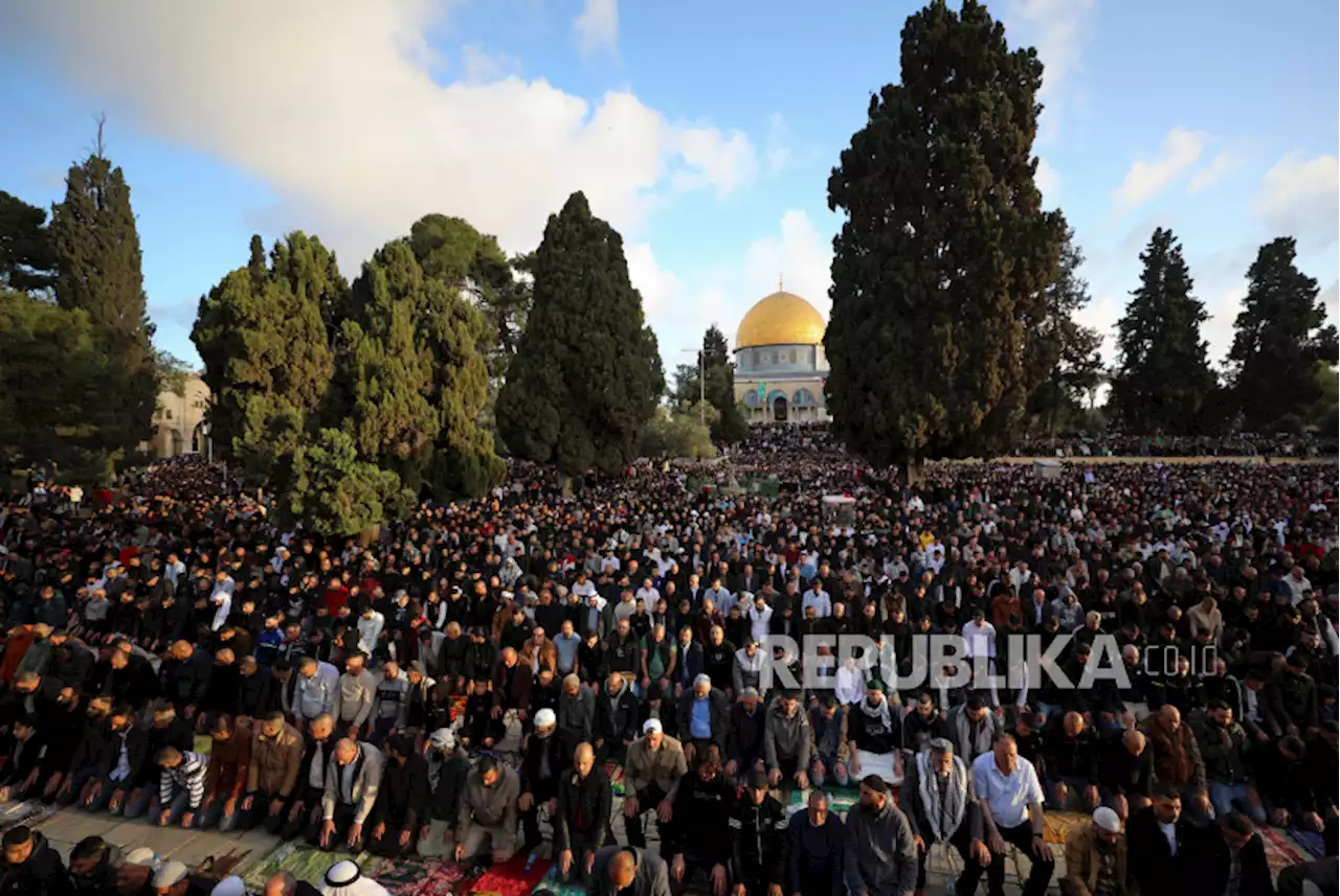 Rayakan Idul Fitri Hari Ini, Sebanyak 120 Ribu Muslim Sholat Id di Masjid Al Aqsa |Republika Online