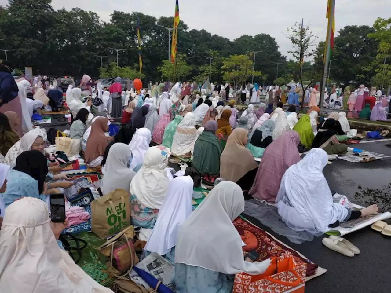 Sholat Idul Fitri Lebih Afdhal di Lapangan atau Masjid?