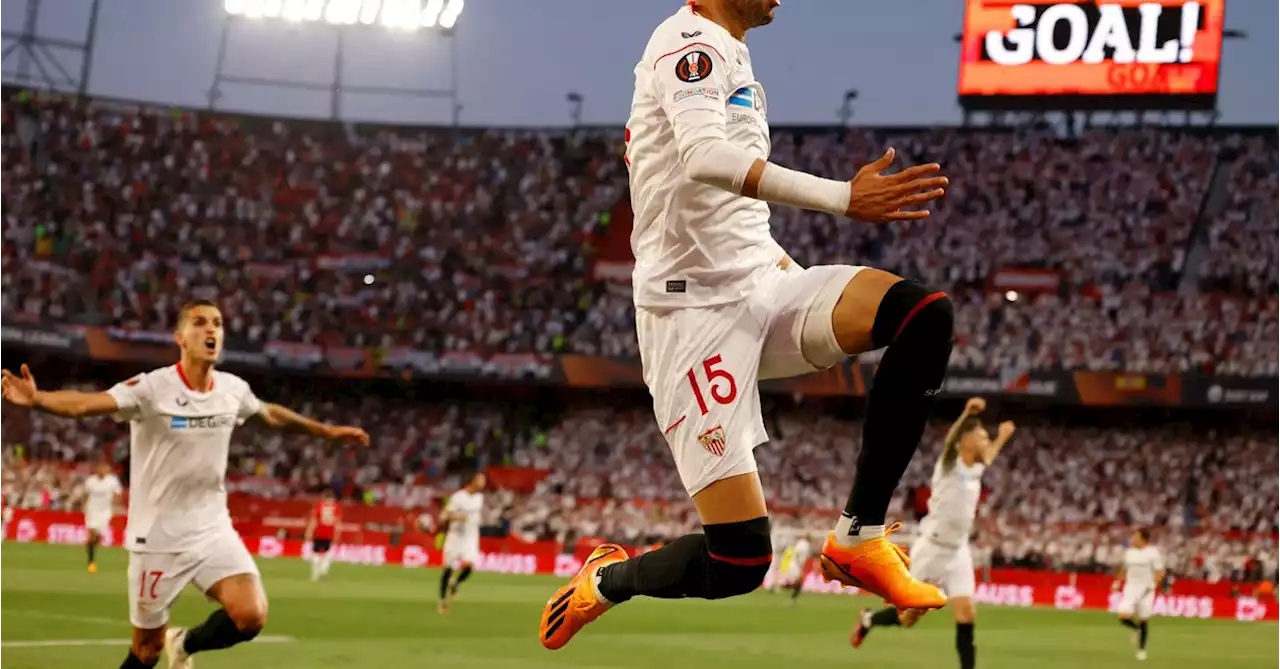 Slick Sevilla punish slapdash Man United to ease into Europa semis