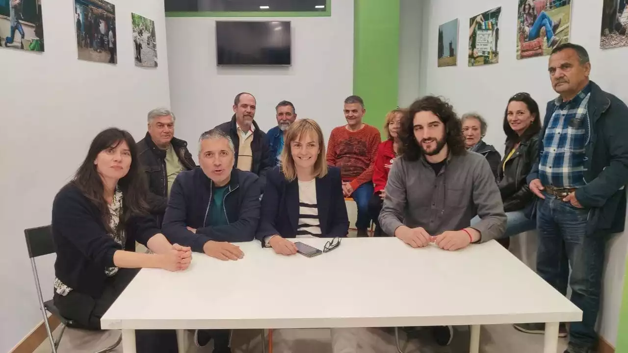 La candidata de Podemos Asturias se encierra en la sede para exigir al partido que se respete su lista