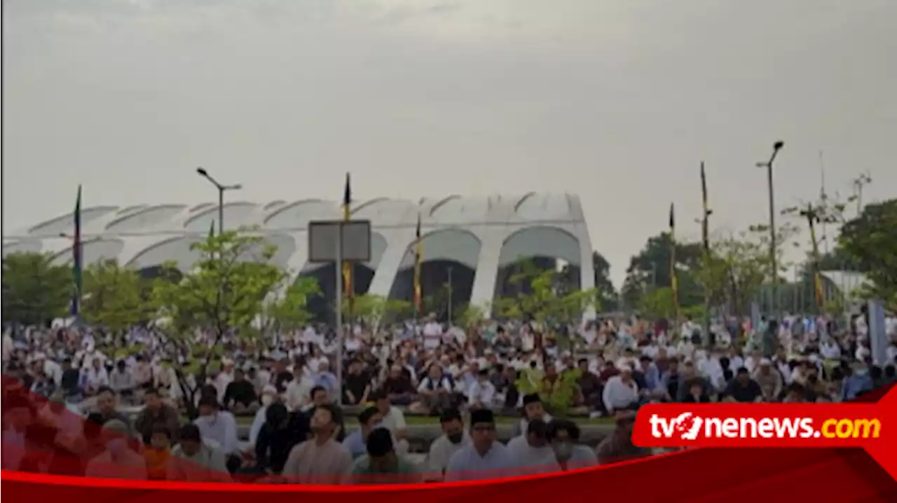 Ribuan Jemaah Muhammadiyah Berbondong-bondong Menunaikan Salat Id di JIEP Jakarta Timur