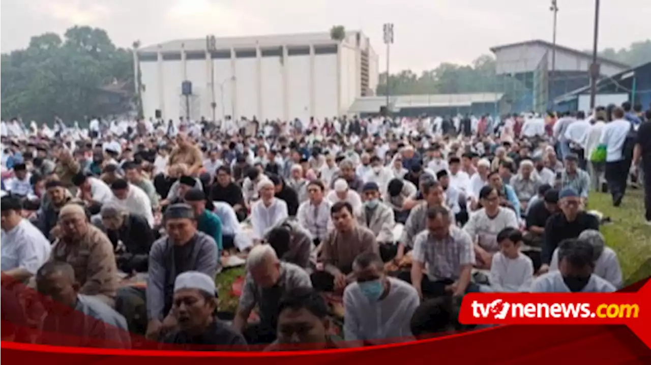 Ribuan Jemaah Muhammadiyah Jabar Gelar Salat Idulfitri di Lapangan Lodaya Bandung