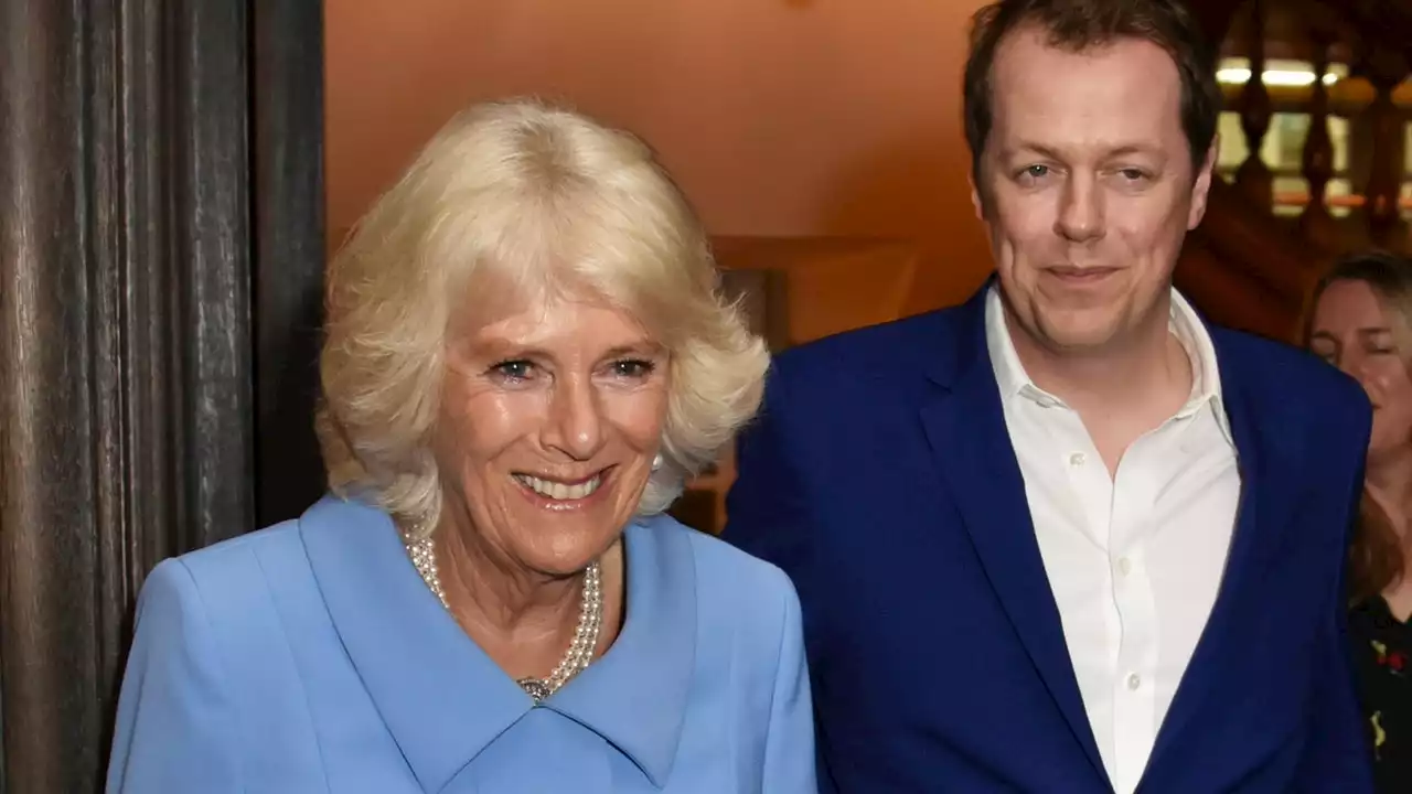 Tom Parker Bowles risponde ad Harry e difende Camilla: «Mia madre ha solo sposato l'uomo che amava»