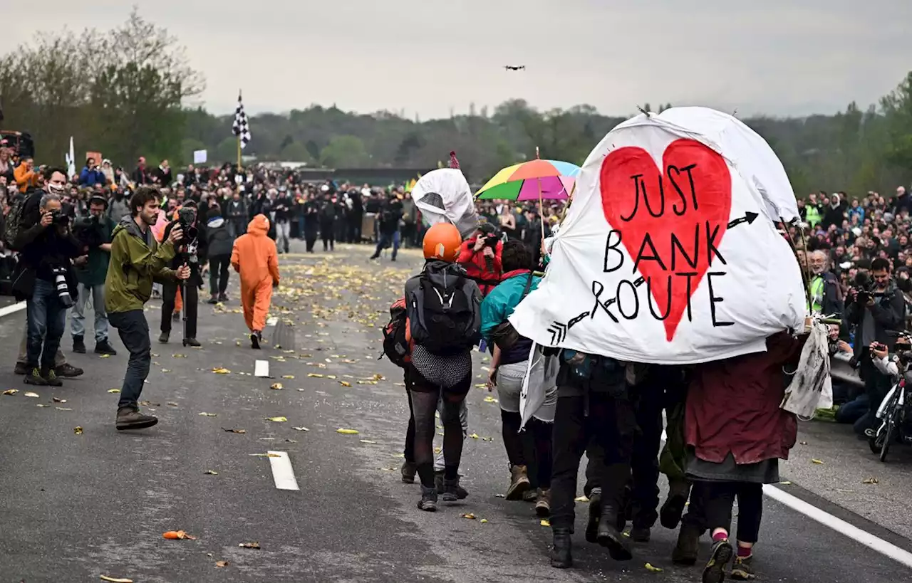 Dans le Tarn, un cortège pacifique mais déterminé contre l'A69