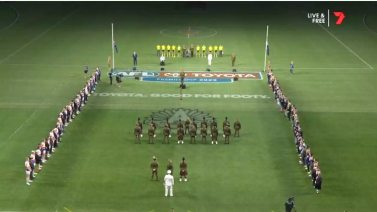 AFL lauded for ‘great touch’ in pre-game Anzac ceremony: ‘Goosebumps’