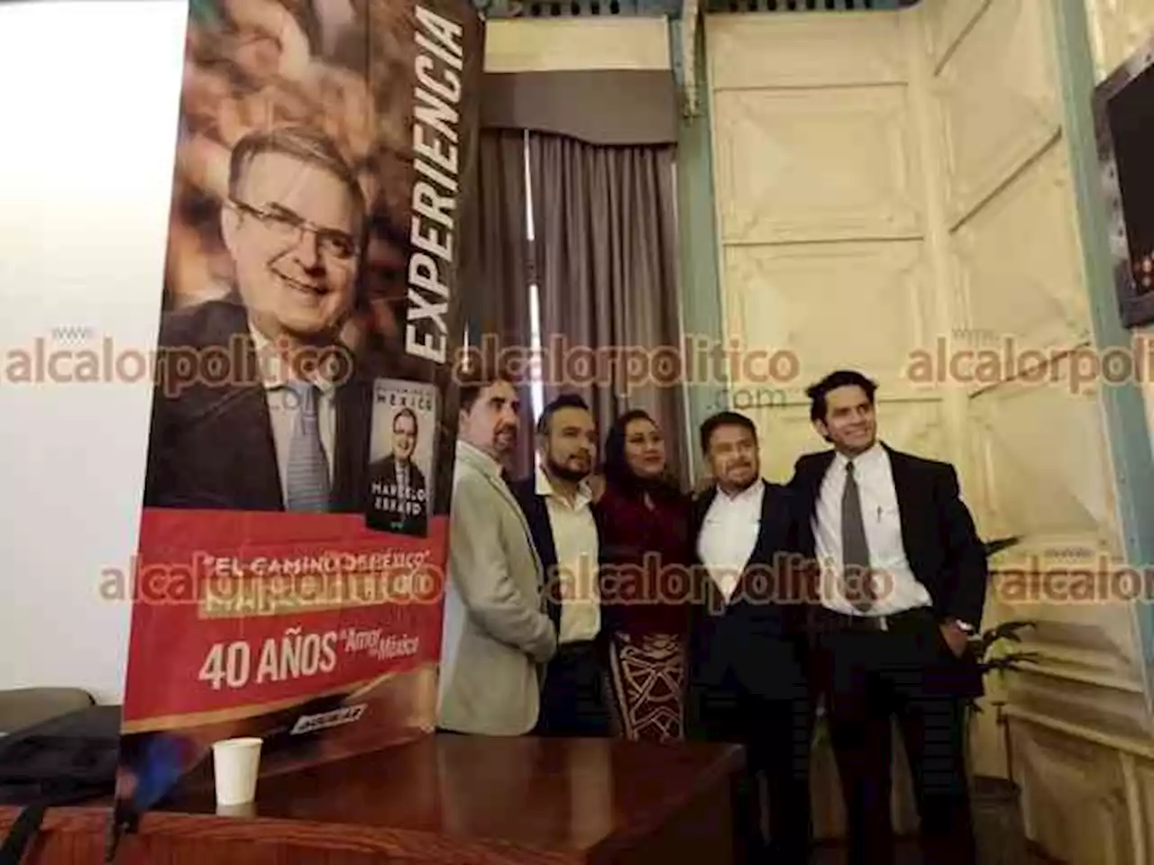 Presentan el libro de Marcelo Ebrard, en Orizaba