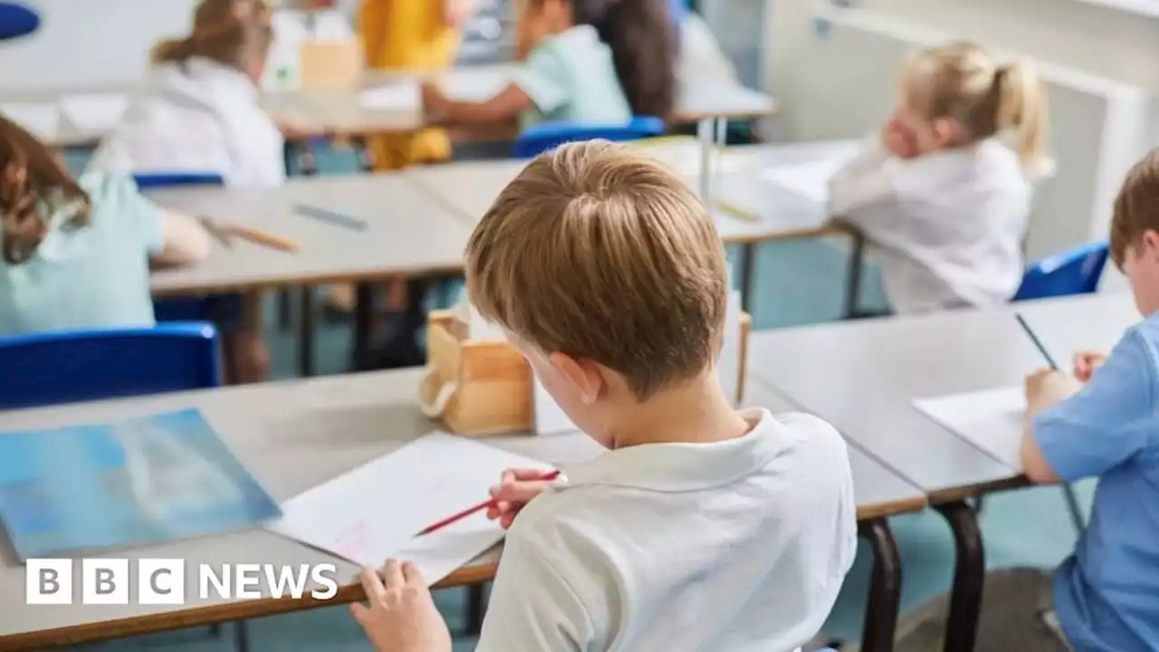 NI Education: Pupil spending 'similar to England and Wales'