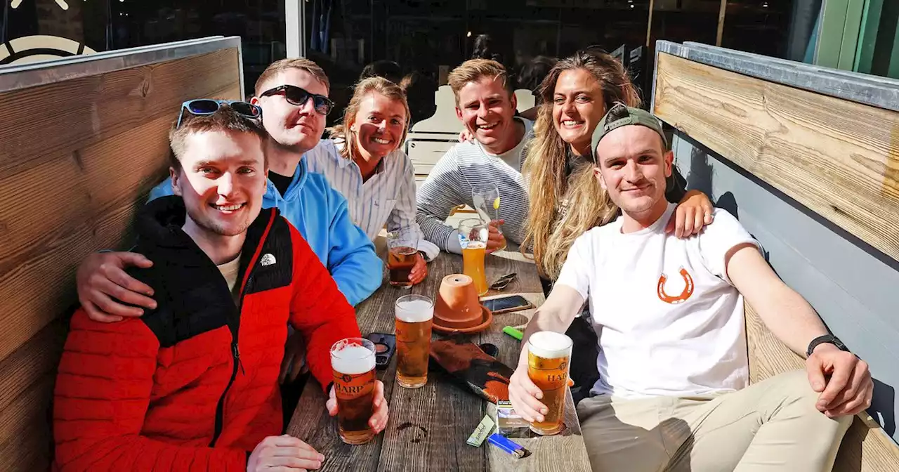 Belfast social photos as friends get together to enjoy the sunshine