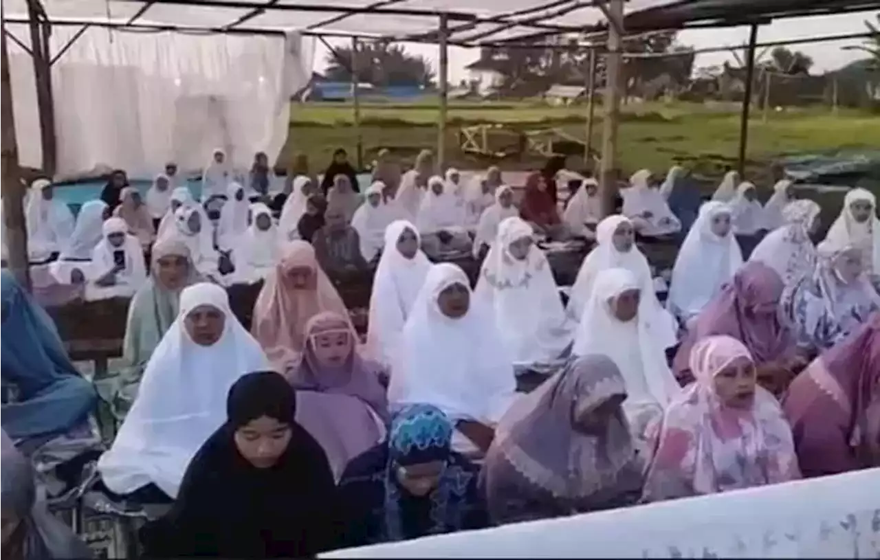 Di Tengah Keterbatasan, Warga Penyintas Gempa Cianjur Gelar Salah Idulfitri