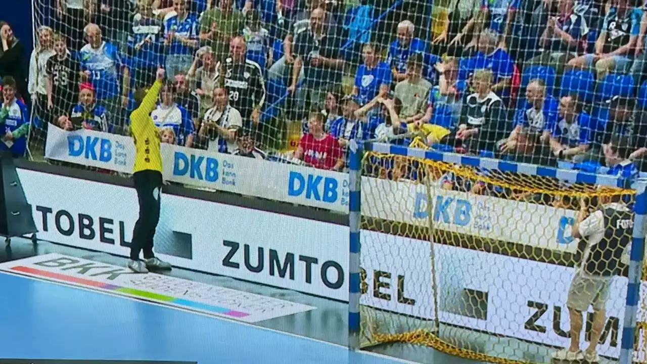 Handball Bundesliga: Lemgo-Held Zecher muss TV-Interview abbrechen