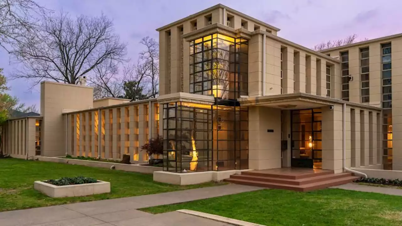 A massive, newly restored Frank Lloyd Wright mansion is up for sale | CNN