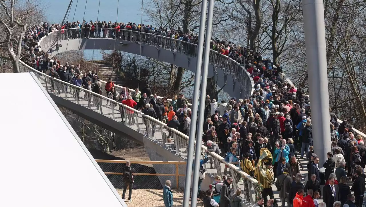 Neuer Skywalk auf Rügen: 118 Meter schwebend über der Erde