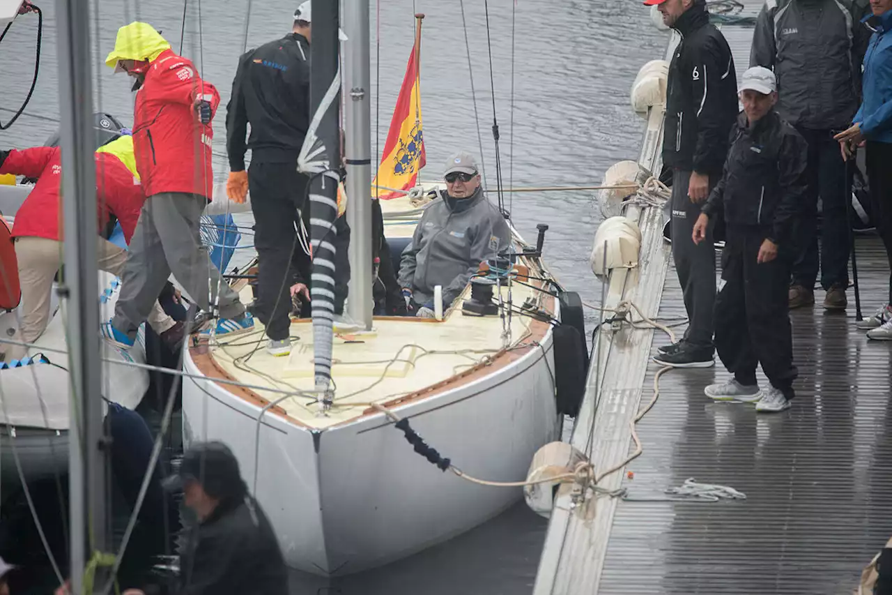 Las condiciones climatológicas impiden a Juan Carlos I navegar en El Bribón