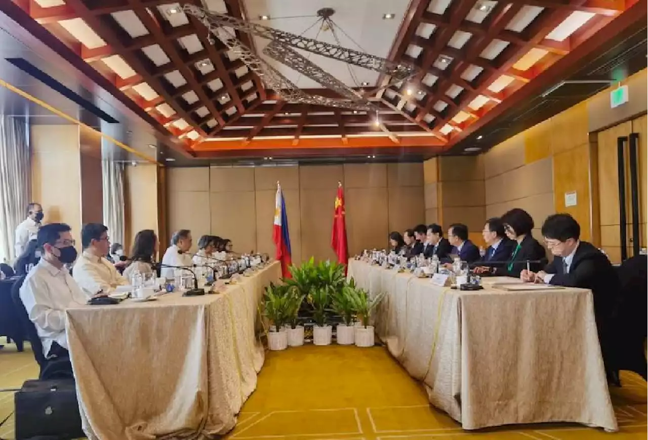 Manalo: Differences should not prevent PH and China from managing sea disputes