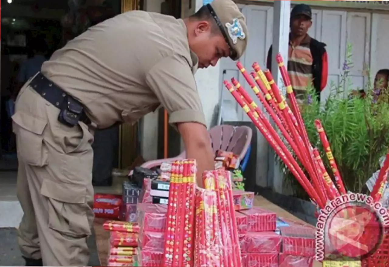 Duaaarr, Petasan Meledak di Malam Takbiran, Tangan Bapak Luka Parah