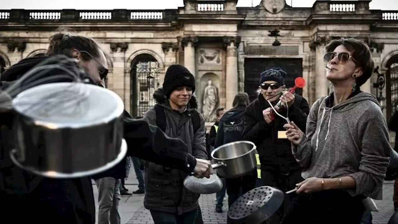 Réforme des retraites : quand les fabricants de casseroles narguent avec humour le président de la République