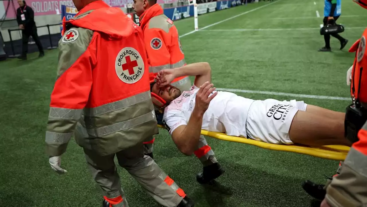 VIDEO. Stade Français-Stade Toulousain : grosse inquiétude pour Melvyn Jaminet qui se blesse et sort sur civière, nouveau coup dur pour Toulouse