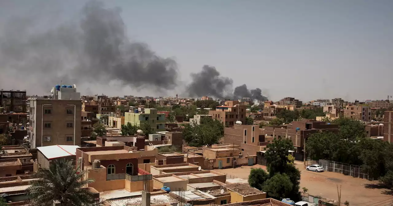 Soudan: premières évacuations de ressortissants étrangers vers l’Arabie saoudite, les combats se poursuivent