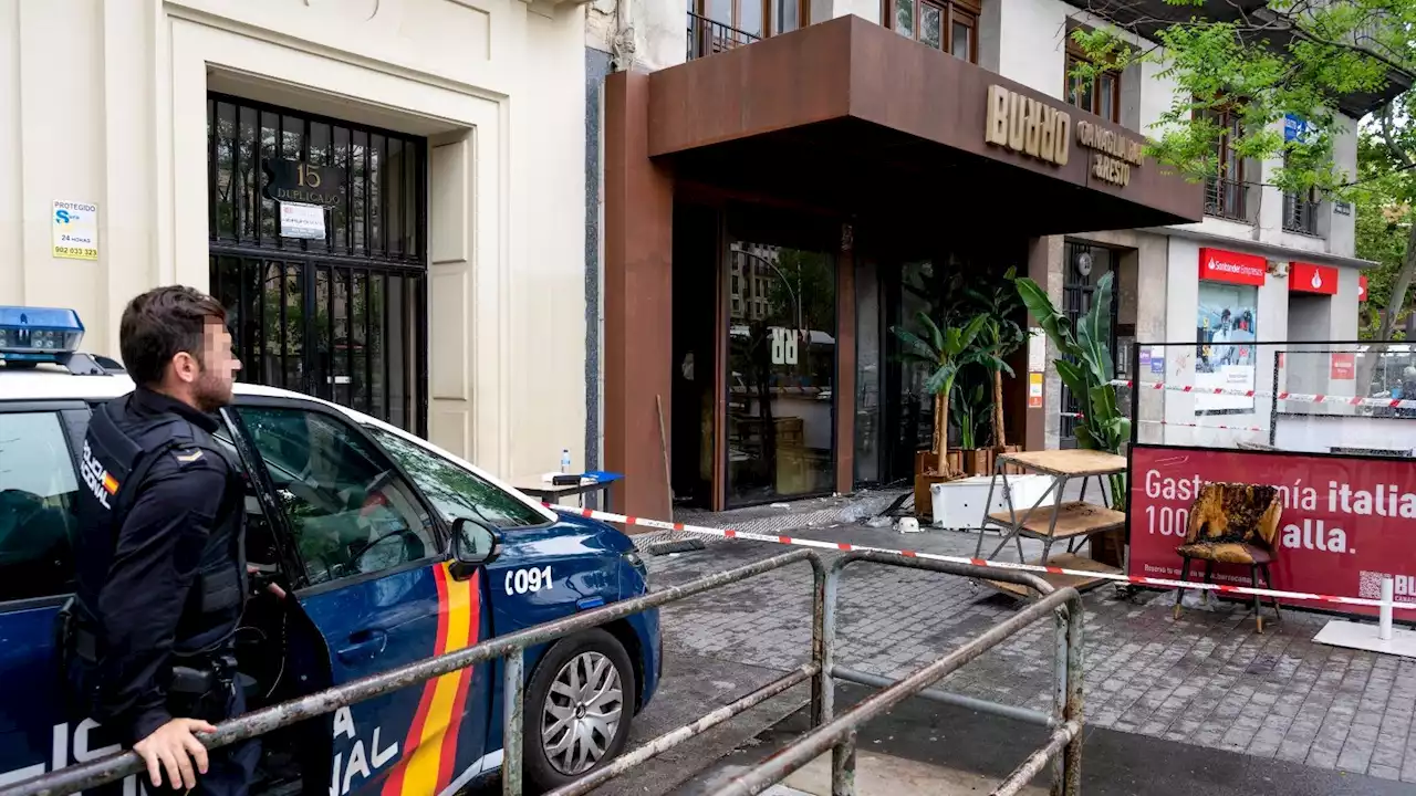 Un techo lleno de plantas, un plato flambeado y un incendio 'en cuestión de segundos': la 'ratonera' del restaurante Burro Canaglia de Madrid