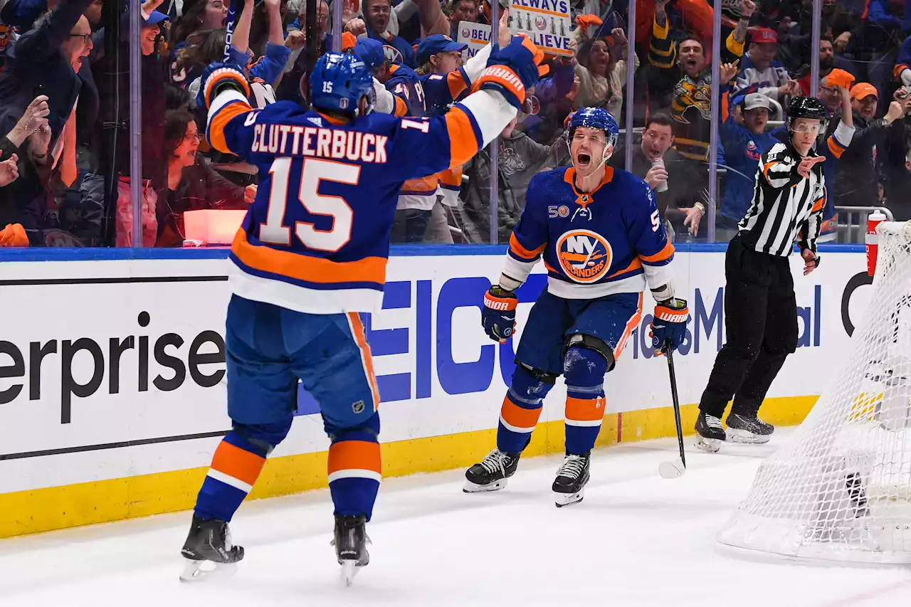 Islanders claw back into series with crucial Game 3 win over Hurricanes